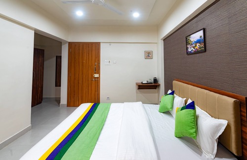 Hadapsar Hotel | Treebo Raana Encore - Near Magarpatta
