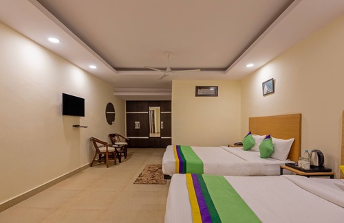Karol Bagh Hotel | Treebo Royal Palace, New Delhi