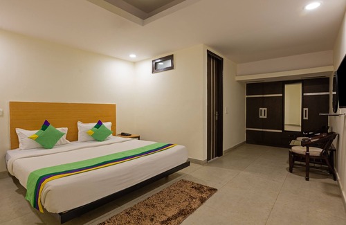 Karol Bagh Hotel | Treebo Royal Palace, New Delhi