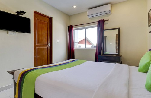 Kaloor Hotel | Treebo Trend Fort Malabar