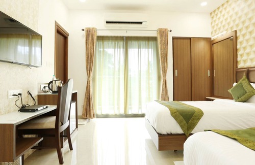 Nungambakkam Hotel | Treebo Trend Pechis Castle