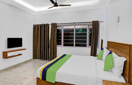Devikolam Hotel | Treebo Trend The Hazeberg Munnar With Mountain View