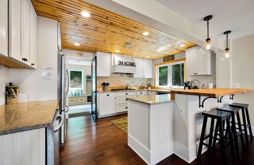 Gills Rock House | TREEBROOK Luxury Waterfront 5 BR 3 BA home Stunning Views, Decks, and Fire Pit