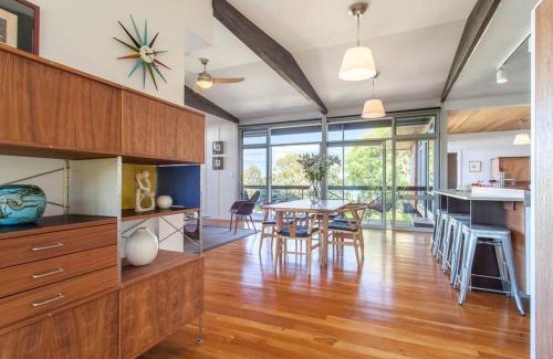 Eagle Bay House | TreeHaus I Private Properties