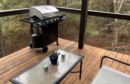 Hattiesburg Cottage | Treehouse 1/4 mile from the rails to trails