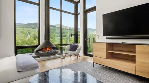 Stowe Area Apartment | Treehouse 409 EPIC 3 bed By Stowe Mountain Rentals