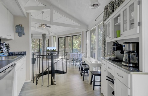 Seabrook Island Cottage | Treehouse Close to Beach, Golf Course/Lagoon View
