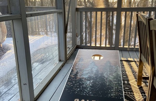 The Galena Territory House | Treehouse: Hot Tub! Firepit! Cozy, Secluded, + Spacious.