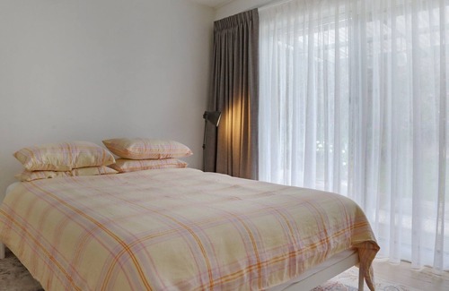 Merimbula Apartment | Treehouse on the Coast - Pet friendly, 3 bedroom