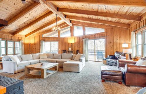 Massanutten House | Treehouse-Style Cabin, 1 Mi to Massanutten Resort
