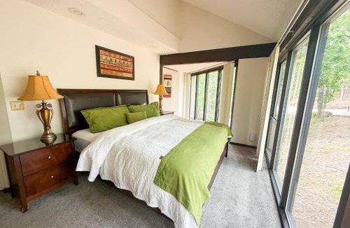 Village of Four Seasons House | Treehouse Treetop Village105-3bed3bapools-8pp