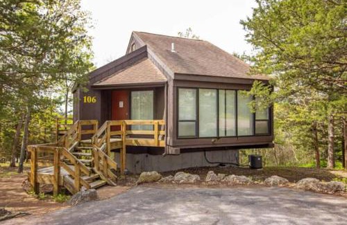 Village of Four Seasons House | Treehouse Treetop Village106-3bed3bapools-8pp