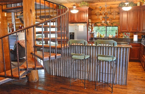 Marble Falls Cabin | Treehouse: Unique Escape Among the Trees Awaits!