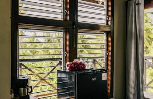 San Pedro Apartment | Treehouse W/Sea View @ North Beach Retreat