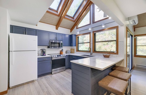 Jim Thorpe House | TreeLoft in Jim Thorpe - 4 BA : 3 BR, Each BR w/Attached Bath!