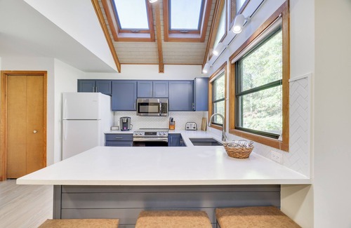 Jim Thorpe House | TreeLoft in Jim Thorpe - 4 BA : 3 BR, Each BR w/Attached Bath!