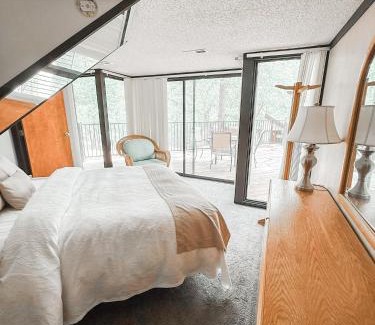 Village of Four Seasons House | Treetop 3bd3badeckpoolsgrilldock-sleeps 8pp
