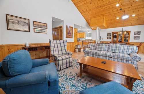 Summit Estates Cabin | Treetop Bearadise