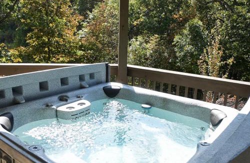 Logan House | Treetop - by The Chalets