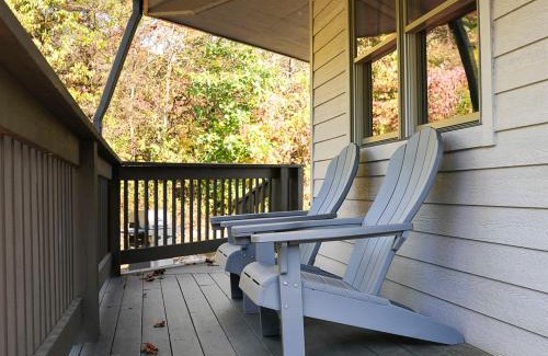 Logan House | Treetop - by The Chalets