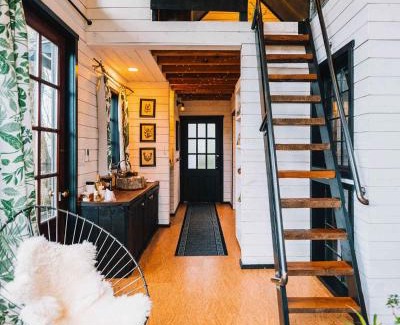 Chattanooga Ski Chalet | Treetop Hideaways: Wood Lily Treehouse in Chattanooga