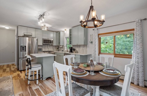 Moultonborough House | TREETOP LAKE WINNIPESAUKEE! Sandy beach, swim & kayak, barbeque under the pines
