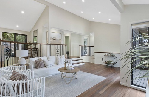 Hardys Bay House | Treetop's on the Bay