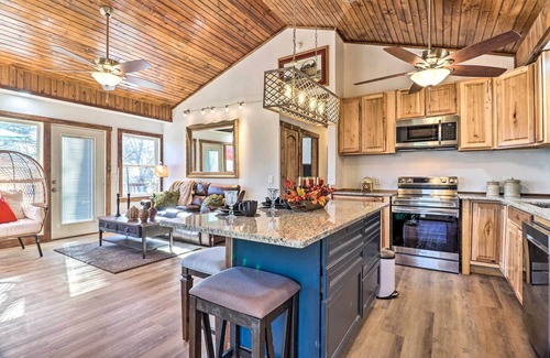 Franklin House | Treetop Sanctuary w/Long-Range Mountain View