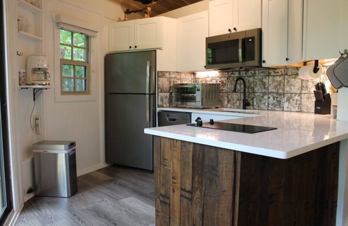 Big Canoe Ski Chalet | Treetop Tranquility in Big Canoe ELECTRIC VEHICLE CHARGING STATION 50 Amp