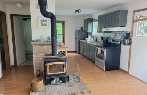Dysart et al Cottage | Treetop View Cottage, offers recharging morning views!