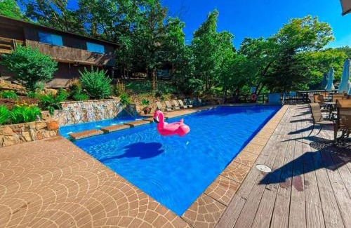 Village of Four Seasons House | Treetop Village-3bed3bapoolslakefrontlakeview