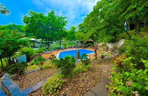Village of Four Seasons House | Treetop Village-3bed3bapoolslakefrontlakeview