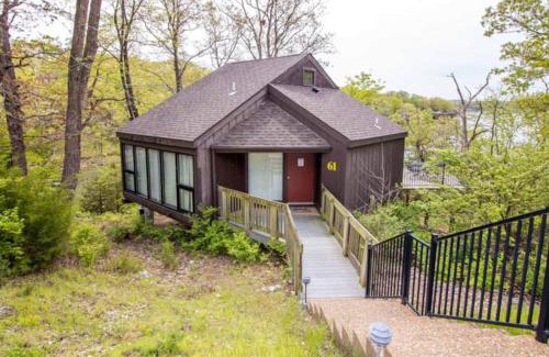 Village of Four Seasons House | Treetop Village-3bed3bapoolslakefrontlakeview