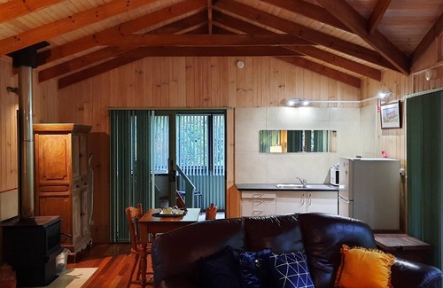 Flaxton Cabin | Treetops Accommodation Montville