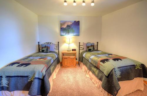 Yosemite West House | Treetops Cabin