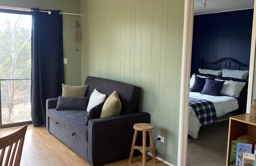 Kanmantoo Cabin | Treetops Cottage Farm Stay