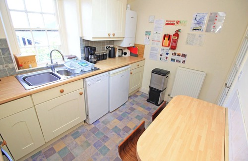 Porthmadog Cottage | Treetops Flat