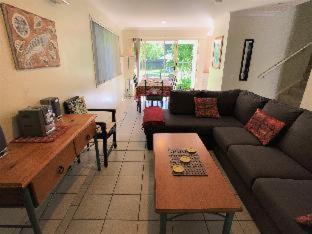 Byron Bay Apartment | Treetops Lakeside Apartments