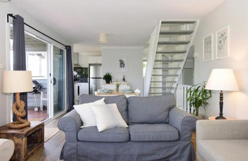 Kangaroo Valley House | Treetops - Three bedroom home with great views, in the village!