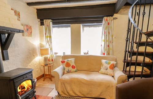 Penmachno Cottage | TREFLYS BACH, pet friendly, character holiday cottage in Penmachno