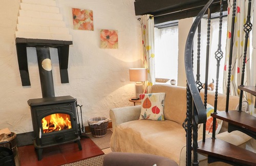 Penmachno Cottage | TREFLYS BACH, pet friendly, character holiday cottage in Penmachno
