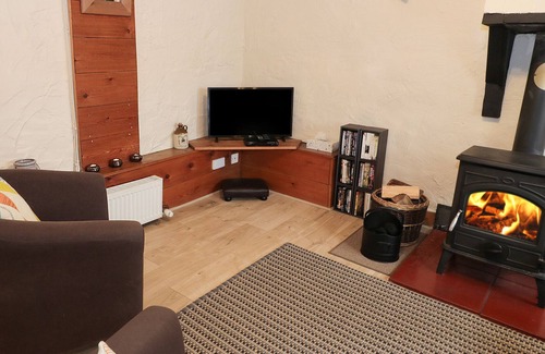 Penmachno Cottage | TREFLYS BACH, pet friendly, character holiday cottage in Penmachno