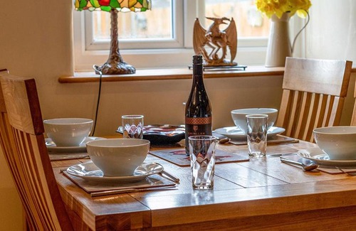 Llangefni House | Tregarnedd Cottage