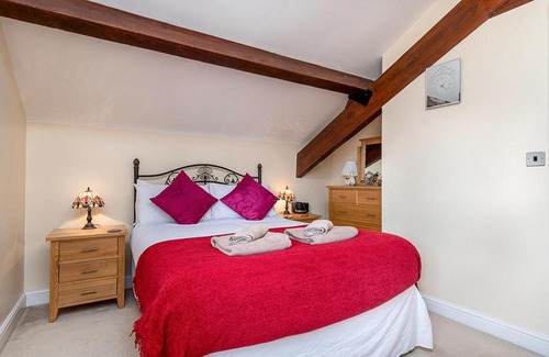 Llangefni House | Tregarnedd Cottage