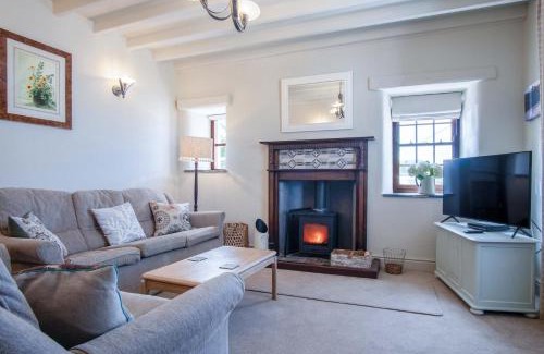 St. Florence House | Tregoyr - 3 Bedroom Holiday Home - St. Florence
