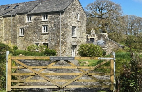 Boscastle House | Tregrylls Barton a Stunning & Stylish Cornish Barn Retreat