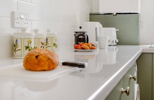 St Merryn Apartment | Tregudda - One Bedroom Apartment, Sleeps 2