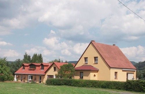 Reinhardtsdorf-Schoena Boat Rental | Treinies Comfortable holiday residence