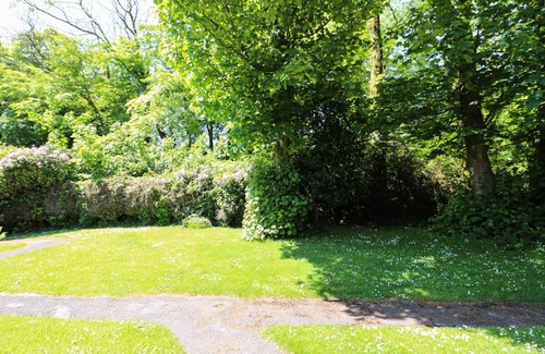 Llanteg Cottage | TRELESSY LODGE, pet friendly, character holiday cottage in Amroth