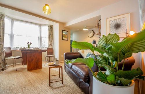 Llanfairfechan House | Trem Y Fam
